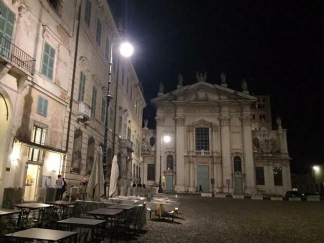 Palazzo Guerrieri Da Fermo Apartment Мантова Екстериор снимка